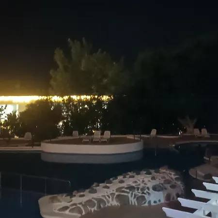 Cosy On Rooftop *